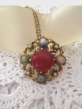 Circular Pendant Necklace Retro Vibes Fashion Jewelry